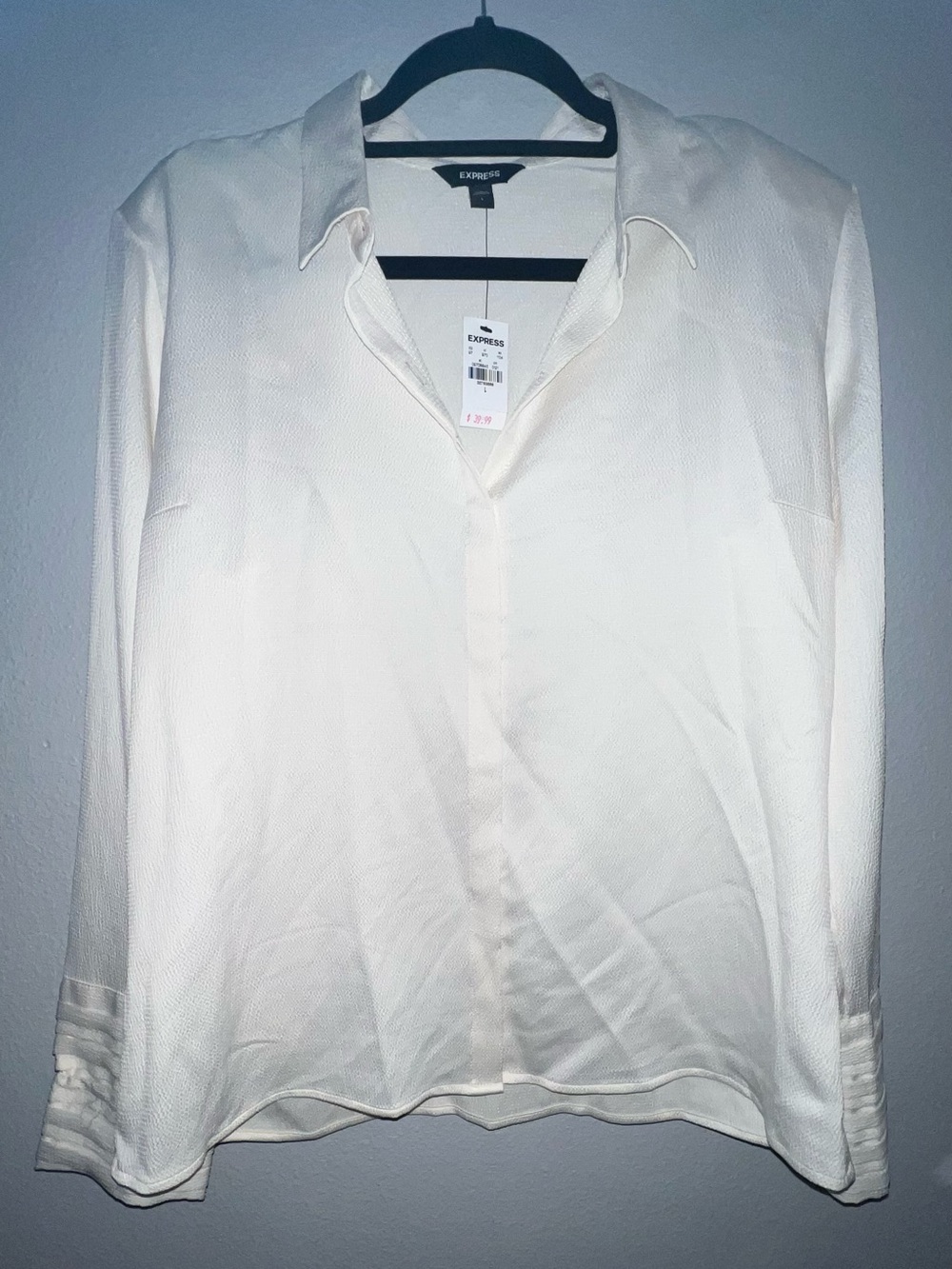 NWT Express Women's Ivory Button-Front Blouse